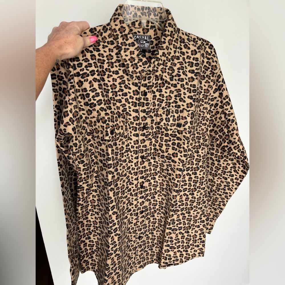 Leopard button down shirt by Casual Country Outfitters, NEW